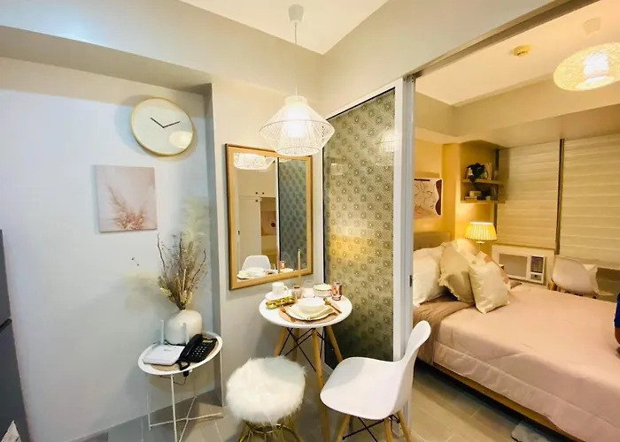 Apartahotel Fresh, Cozy & Aesthetic Unit With Stunning View Near Airport