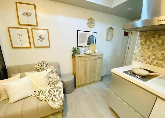 Fresh, Cozy & Aesthetic Unit With Stunning View Near Airport Apartahotel Manila