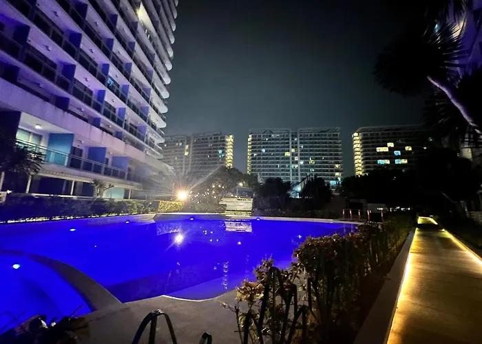 Fresh, Cozy & Aesthetic Unit With Stunning View Near Airport Manila